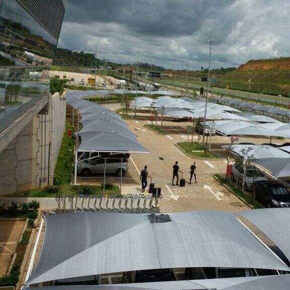 Cobertura estacionamento Aeroporto Confins - MG