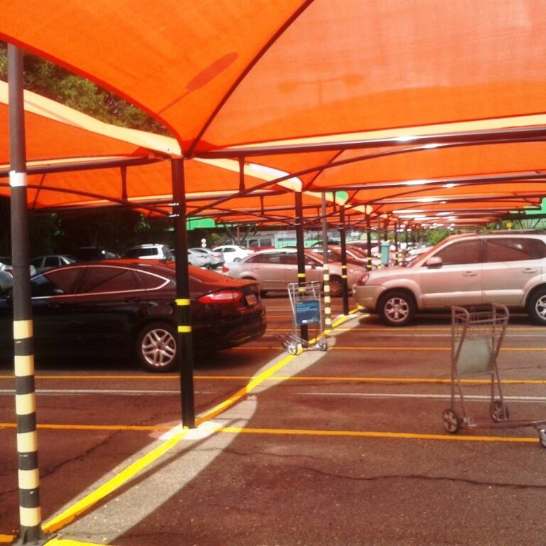 Cobertura para Estacionamento Hipermercados