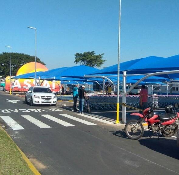 Cobertura para Estacionamento Hipermercados