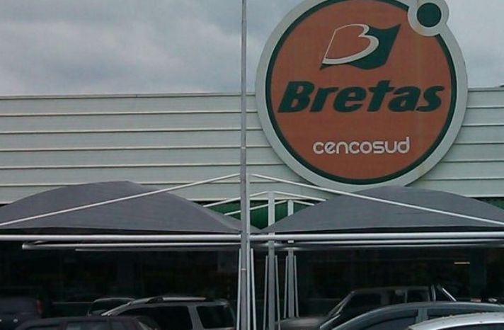 coberturas para estacionamento instaladas no Hipermercados BRETAS do Grupo CENCOSUD